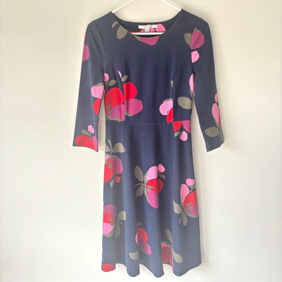 Boden Irene Ponte Dress Navy Blue Pink Red Floral Knee Length 3/4 Sleeve Preppy - Picture 3 of 10